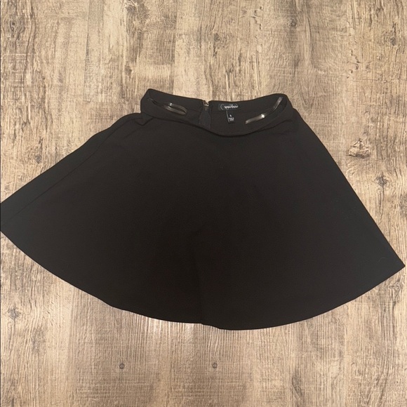 Speechless Black Skater Mini Skirt for Casual Occasions - Picture 1 of 2